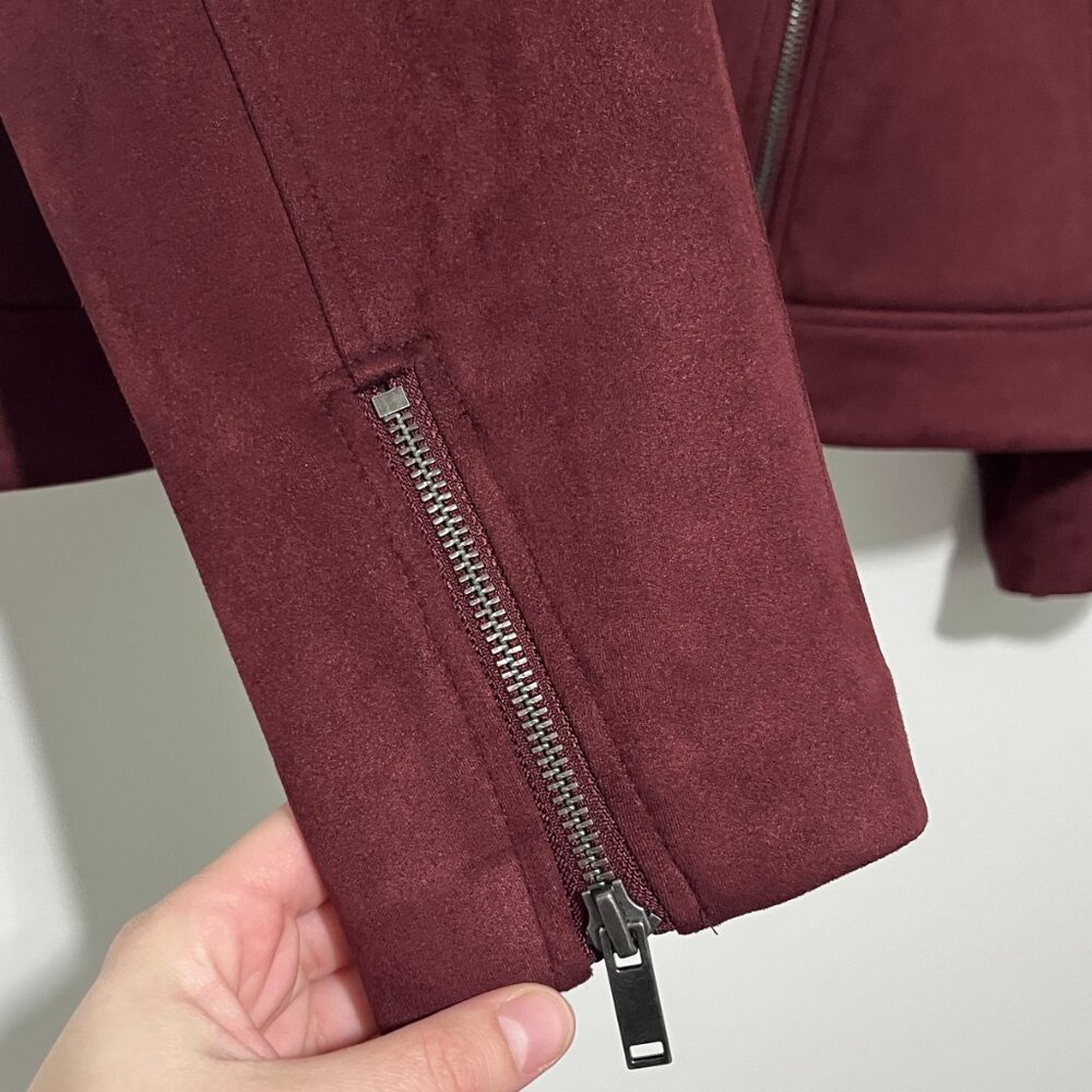 Old Navy Womens Faux Suede Asymmetrical Moto Jacket XXL Burgundy Edgy Biker Goth - Picture 4 of 6